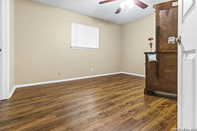 302 Redcliff Property Photo 7