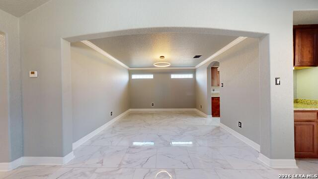 6127 Royal Rdg Property Photo 8