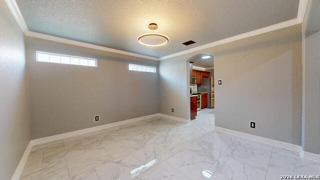 6127 Royal Rdg Property Photo 9