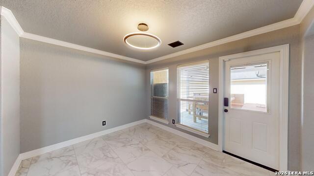 6127 Royal Rdg Property Photo 17