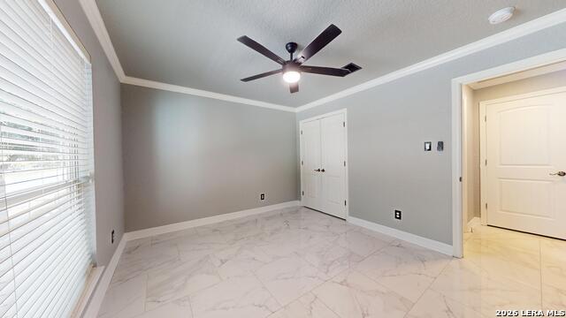 6127 Royal Rdg Property Photo 22