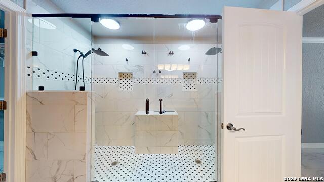 6127 Royal Rdg Property Photo 35