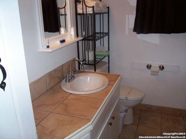 303 N State Highway 123 Property Photo 8