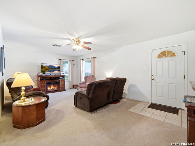 908 N Mansfield St Property Photo 4