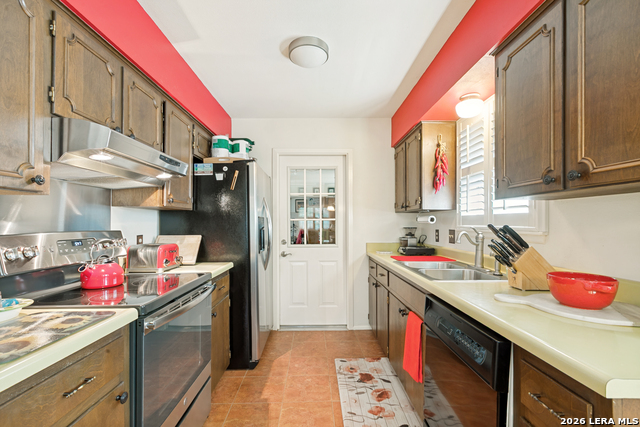5819 Dean Martin St Property Photo 7