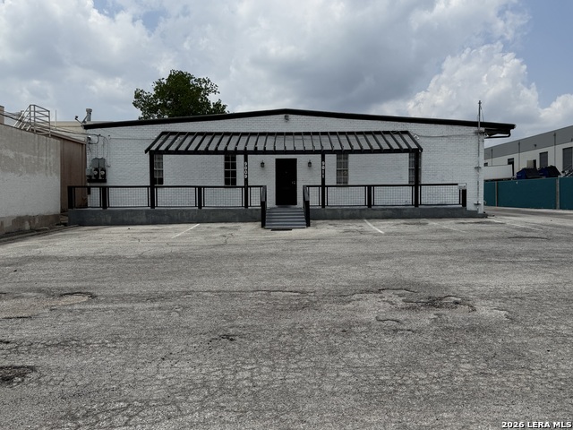 9809 McCullough Ave Property Photo 1