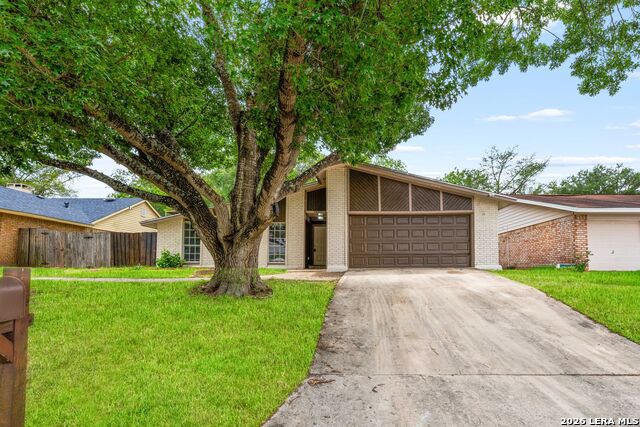 5001 WEDGEWOOD DR Property Photo 1