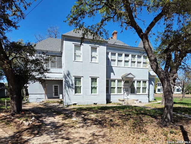 311 E Broadway St Property Photo 4