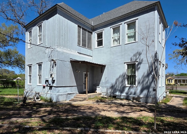 311 E Broadway St Property Photo 5