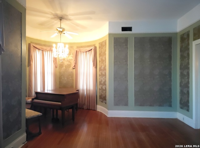 311 E Broadway St Property Photo 17