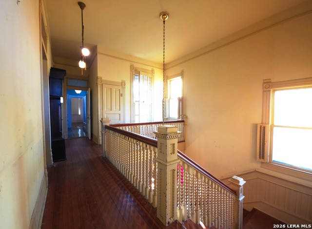 311 E Broadway St Property Photo 21