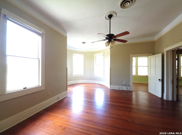 311 E Broadway St Property Photo 24