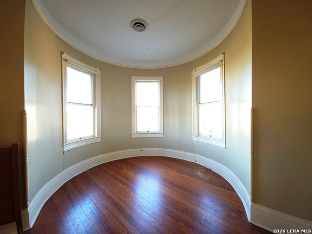 311 E Broadway St Property Photo 26