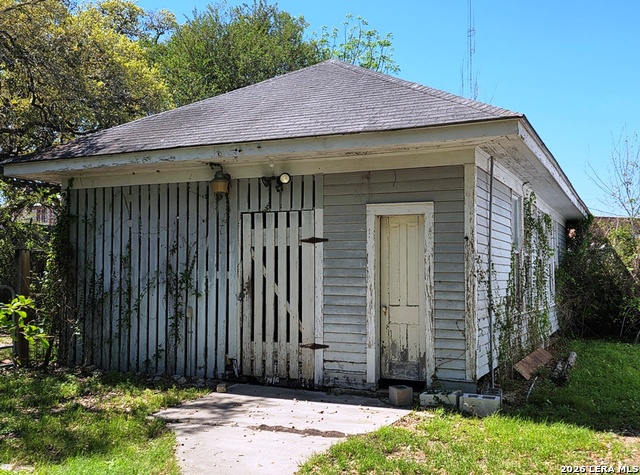 311 E Broadway St Property Photo 41