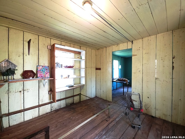 311 E Broadway St Property Photo 47