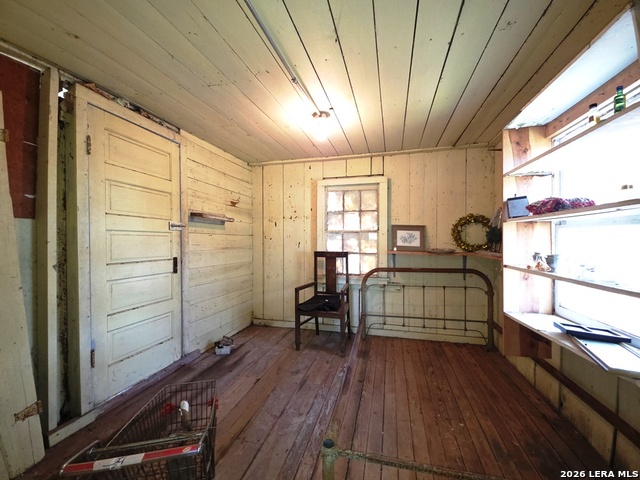 311 E Broadway St Property Photo 49