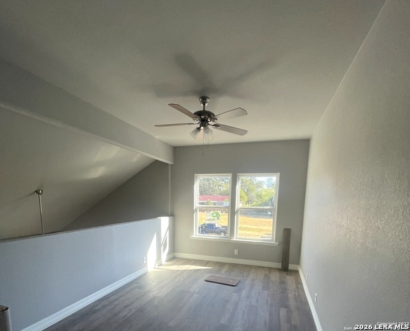 107 Sutton Pl Property Photo 9