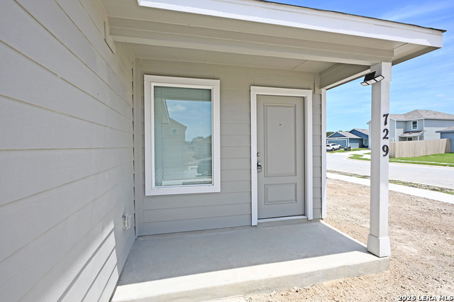 729 Thea Mdws Property Photo 2