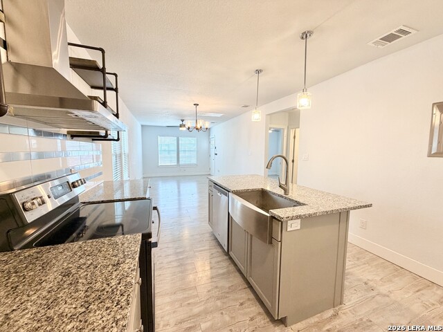 707 S Olive St Property Photo 2