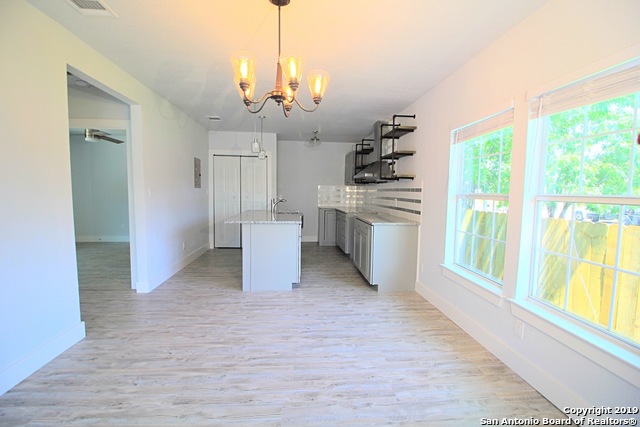 707 S Olive St Property Photo 5