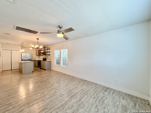 707 S Olive St Property Photo 9