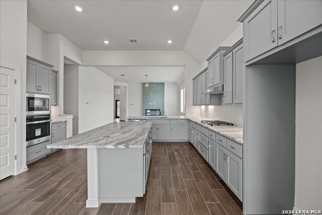 1910 Pining St Property Photo 7