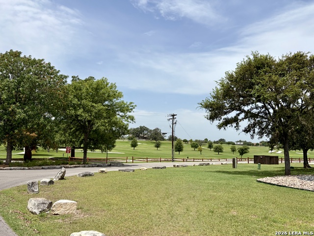 11 Stone Crst Property Photo 3