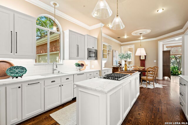 2 Chatsworth Way Property Photo 3