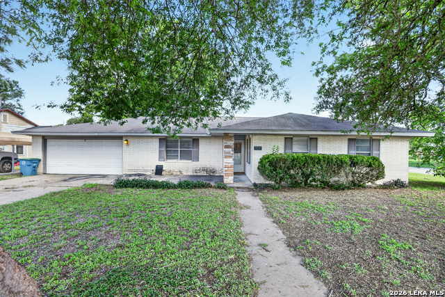 1011 E Hefferman