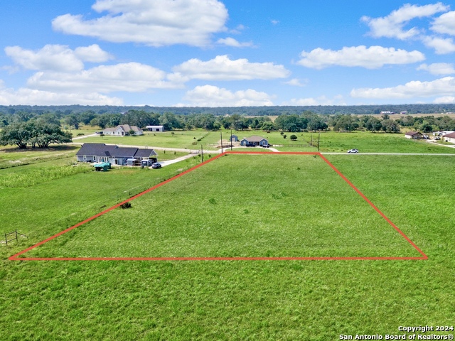 223 Stallion Trl Property Photo 3