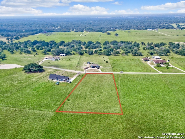 223 Stallion Trl Property Photo 5