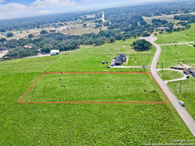 223 Stallion Trl Property Photo 6