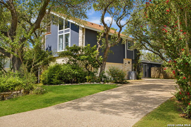 1739 Royal Crescent Property Photo 2