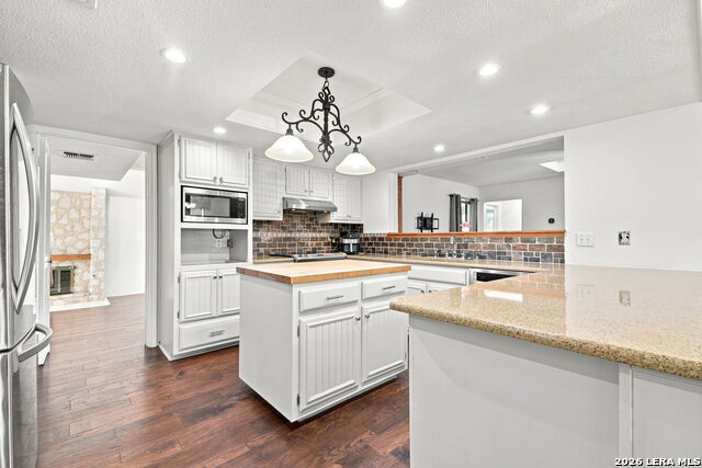 1739 Royal Crescent Property Photo 8