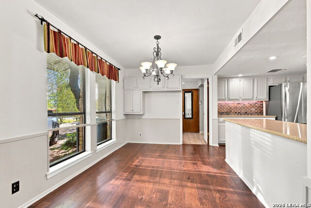 1739 Royal Crescent Property Photo 11