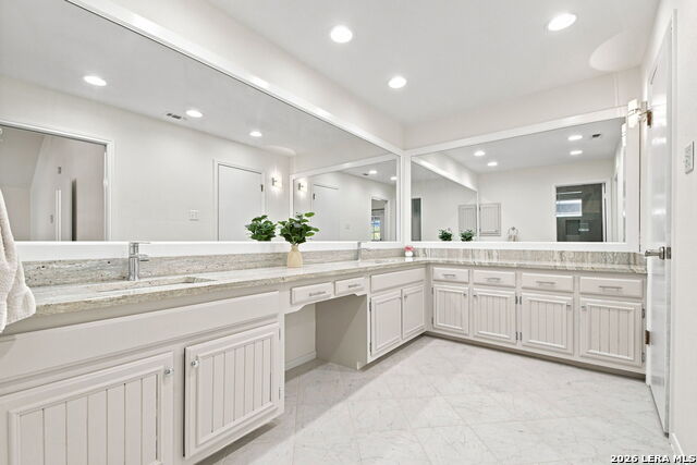 1739 Royal Crescent Property Photo 22