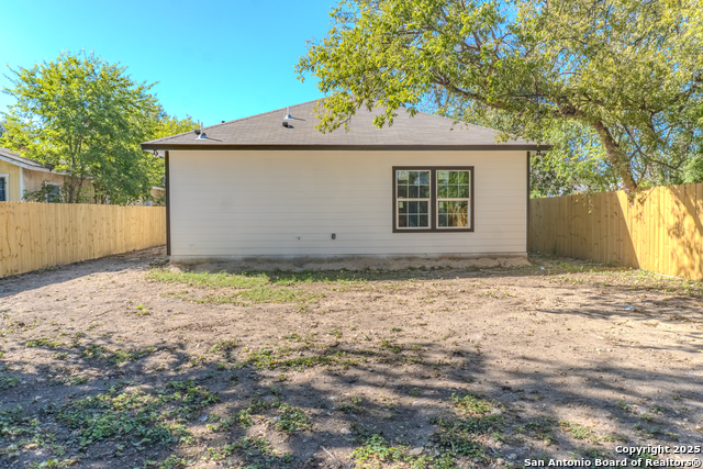 216 S San Augustine Ave Property Photo 6