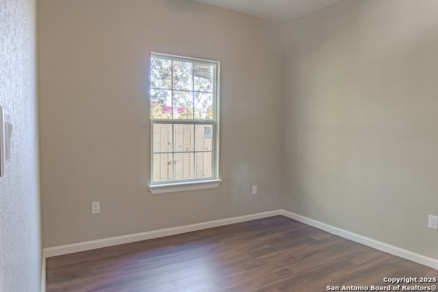 216 S San Augustine Ave Property Photo 10