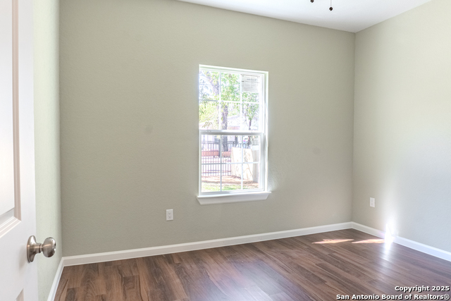 216 S San Augustine Ave Property Photo 11