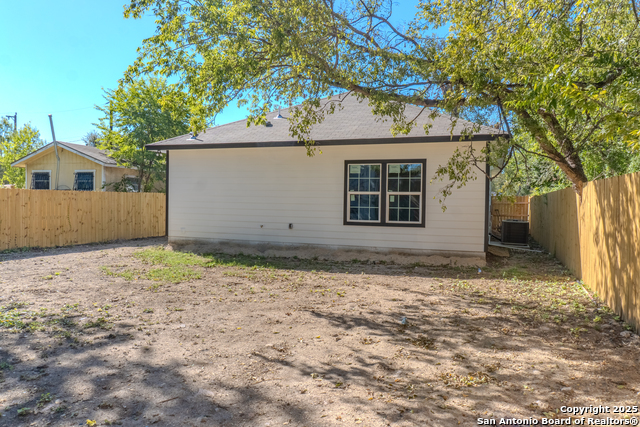 216 S San Augustine Ave Property Photo 31
