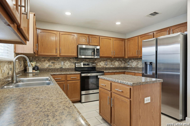 5930 Sapphire Cave Property Photo 11