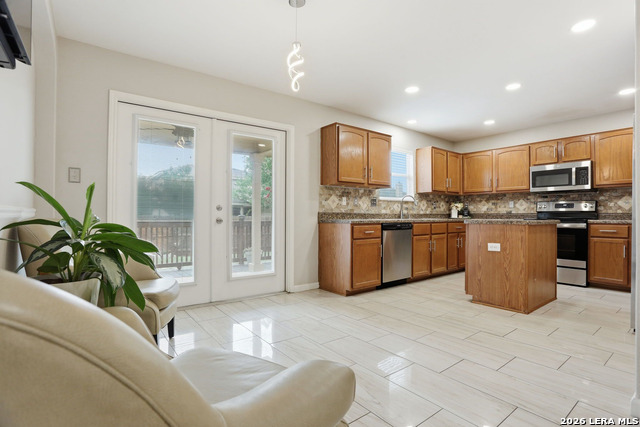 5930 Sapphire Cave Property Photo 12