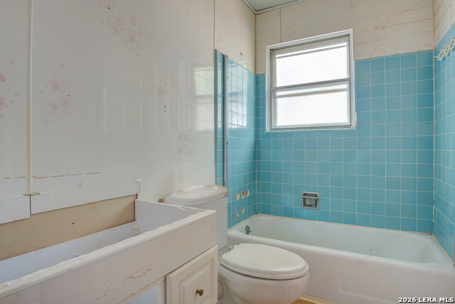 430 Lanier Property Photo 14
