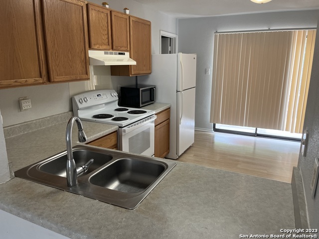 15 Mclennan Oak Property Photo 5