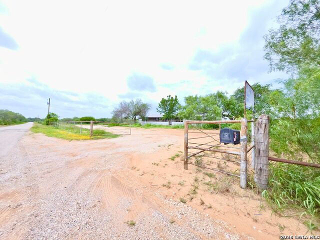 635 E Ditto Rd Property Photo 2