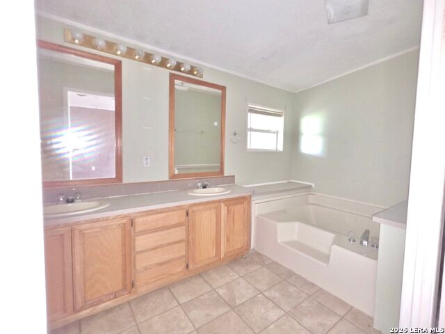 635 E Ditto Rd Property Photo 10