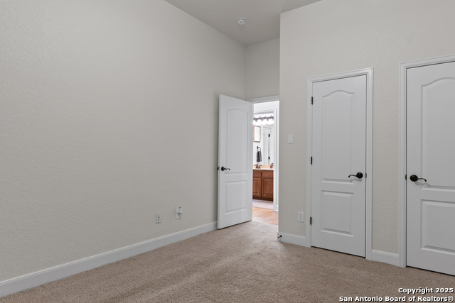 9715 Wind Gate Pkwy Property Photo 18
