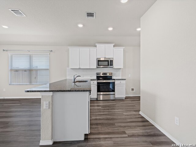 10410 Waverunner Property Photo 6