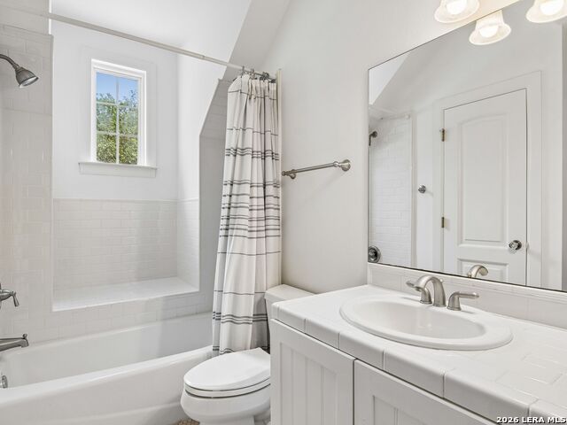 310 Castano Avenue Property Photo 36