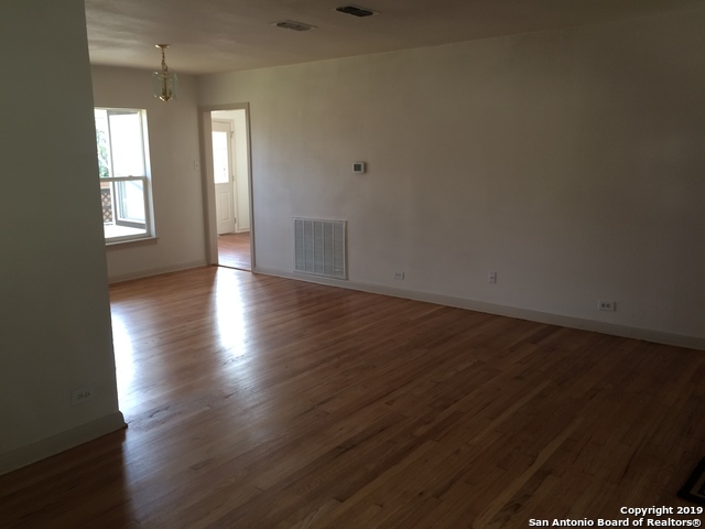 1204 Wiltshire Ave Property Photo 3
